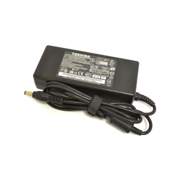 Блок живлення для ноутбука Toshiba 90W 19V 4.74A 5.5x2.5mm 0225A2040 
